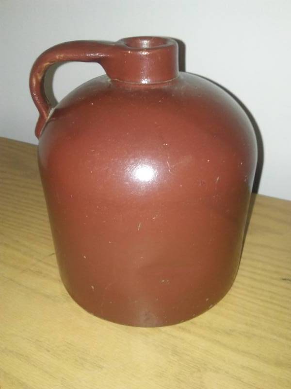 lot 98 image: Red Wing crock, syrup jug.