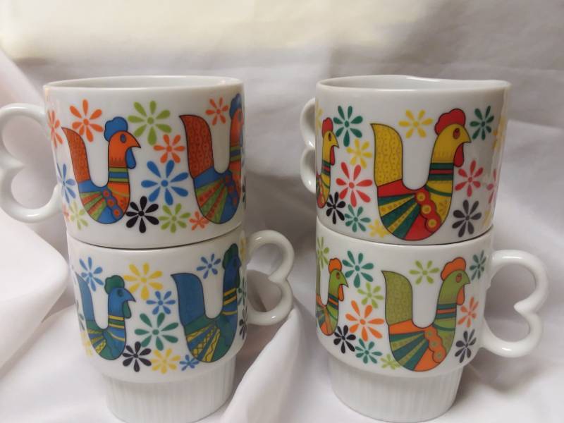 lot 161 image: Vintage Retro Coffee Mugs (4)