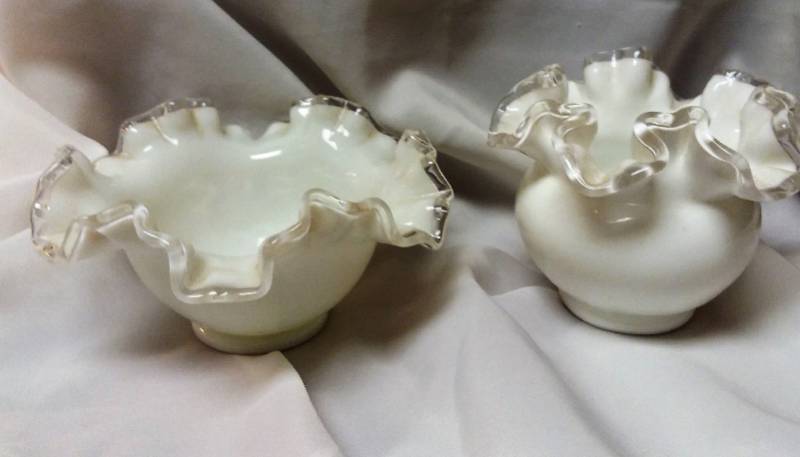 lot 163 image: Fenton Silver Crest White Double Ruffled rose bowl and candy dish.