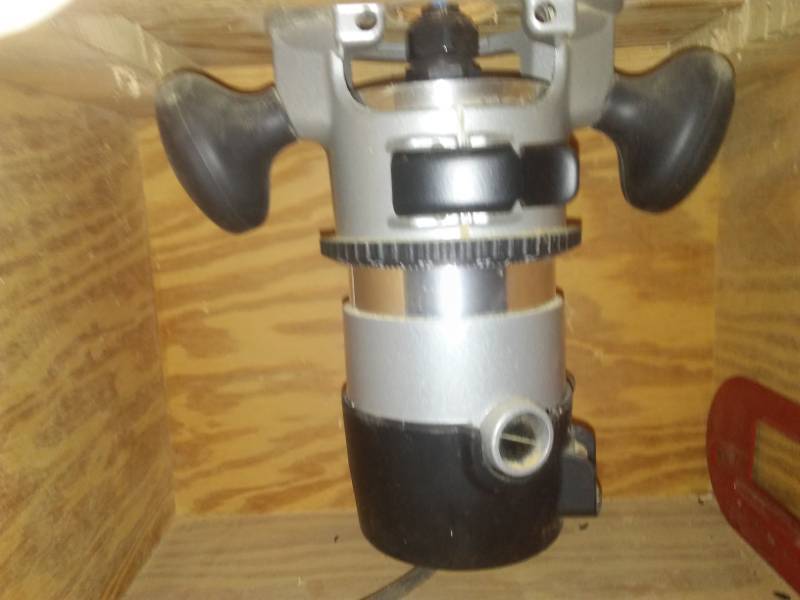 lot 102 image: Surface mount router.