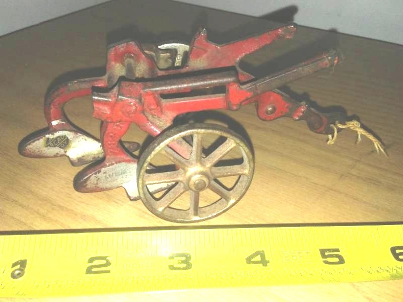 lot 115 image: Vintage 2 bottom plow cast