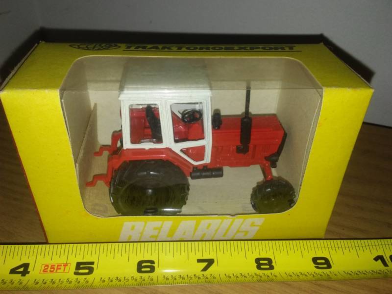 lot 116 image: Belarus tractor - new in box