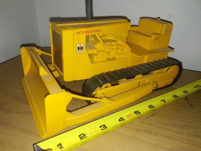 lot 120 image: International Harvester track Dozer