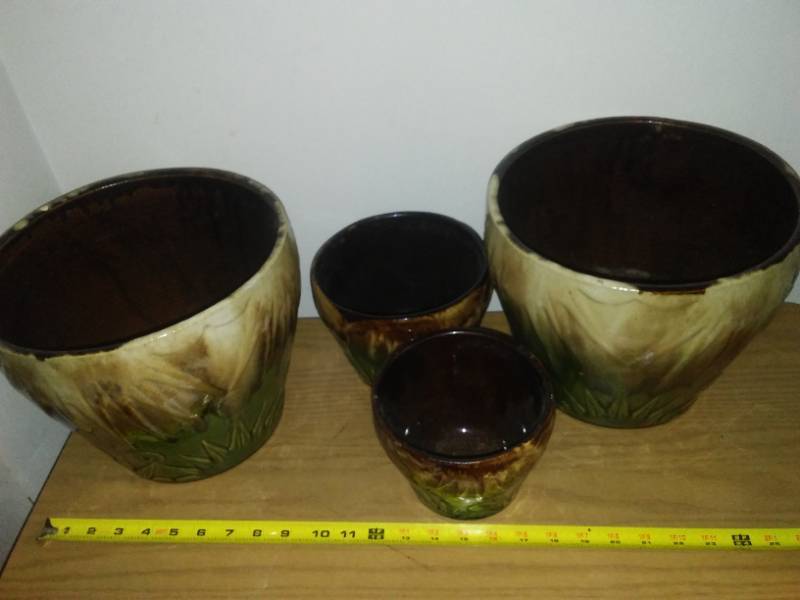 lot 138 image: 4 Roseville pots