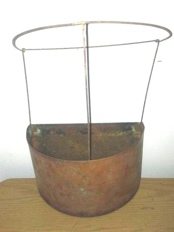 lot 142 image: Large copper planter