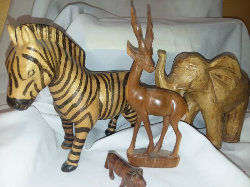lot 168 image: Hand Carved wood safari animals (4)