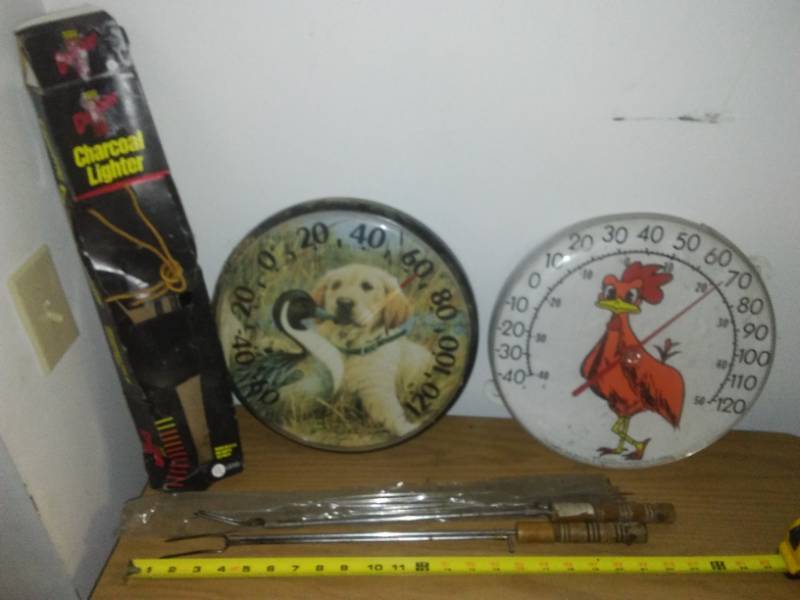 lot 180 image: BBQ lot - electric charcoal lighter, smores Forks and more.