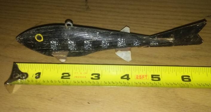 lot 182 image: Handmade fishing decoy wood and metal.