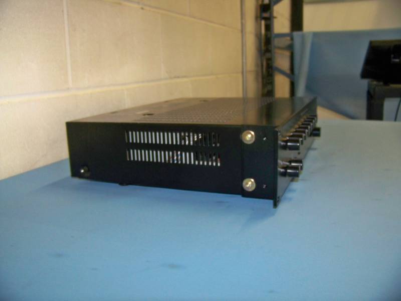 lot 33 image: TOA, 900 Series II, 8 Channel Mixer  Power Amplifier  Amp with (4) Rear Modules
