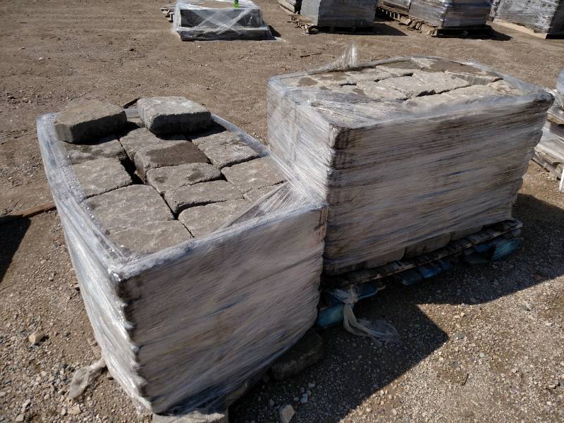 (2) Pallets of Lamont Circle Pavers