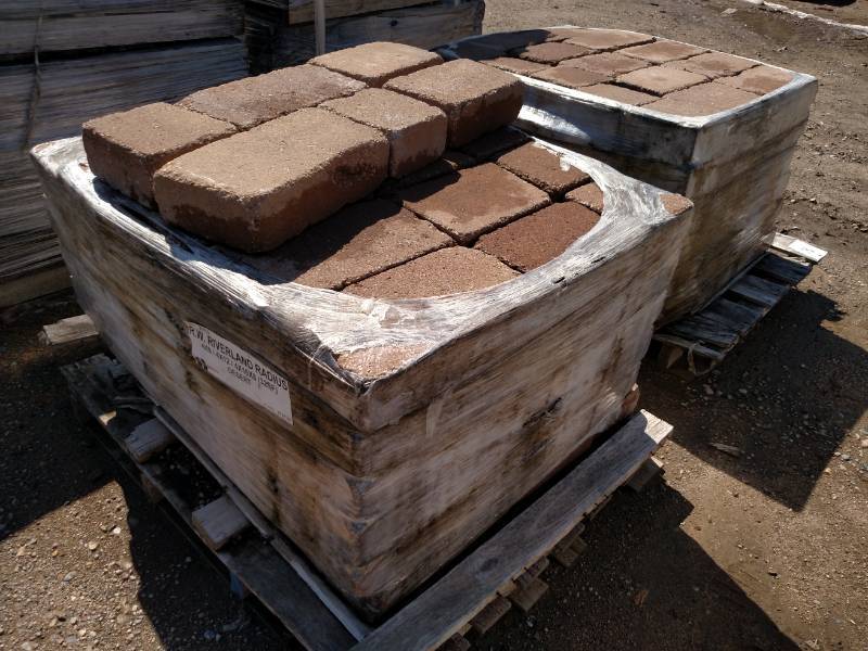 (2) Pallets of Riverland Wall Block