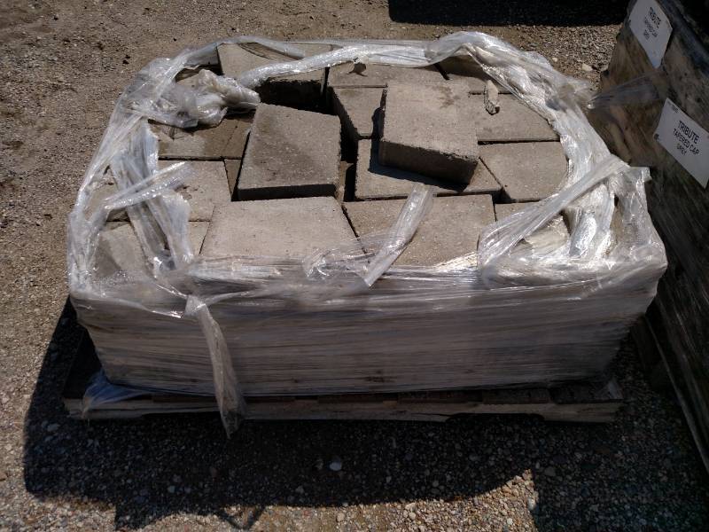 Pallet of Retaining Wall Caps