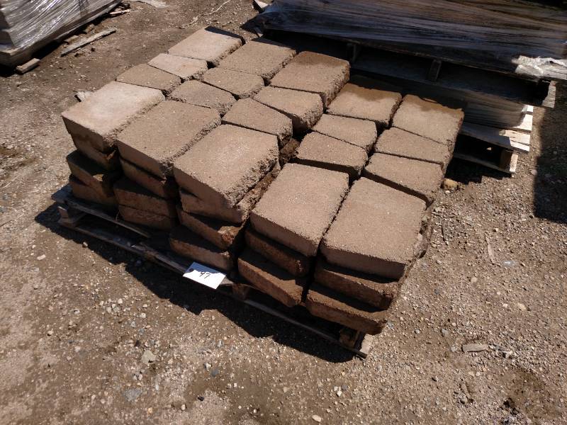 (2) Pallets of Highland 3x6 & 3x12 Faced Wall Block
