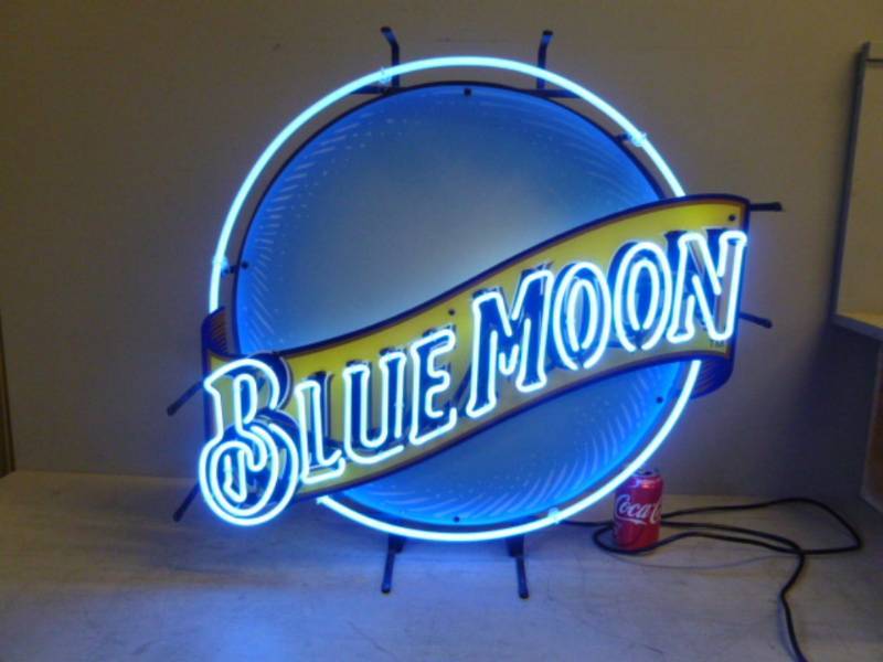 lot 1 image: Beer Neon