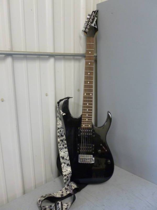 lot 2 image: Ibanez Electric Guitar