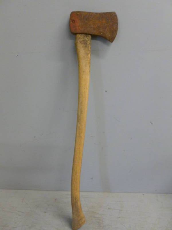 lot 8 image: Ax