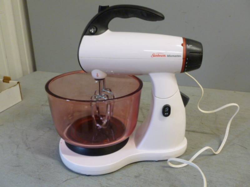 lot 14 image: Kitchen Mixer