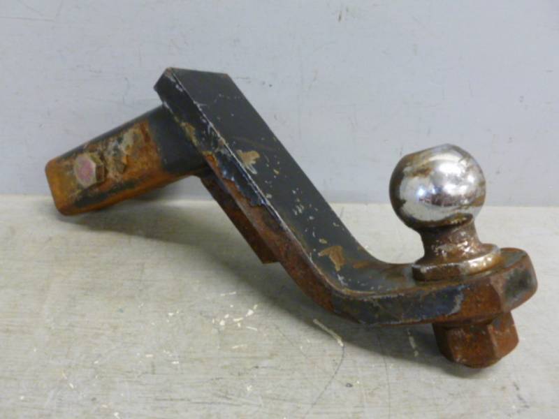 lot 29 image: Receiver Hitch