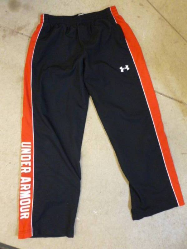 lot 32 image: Under Armour