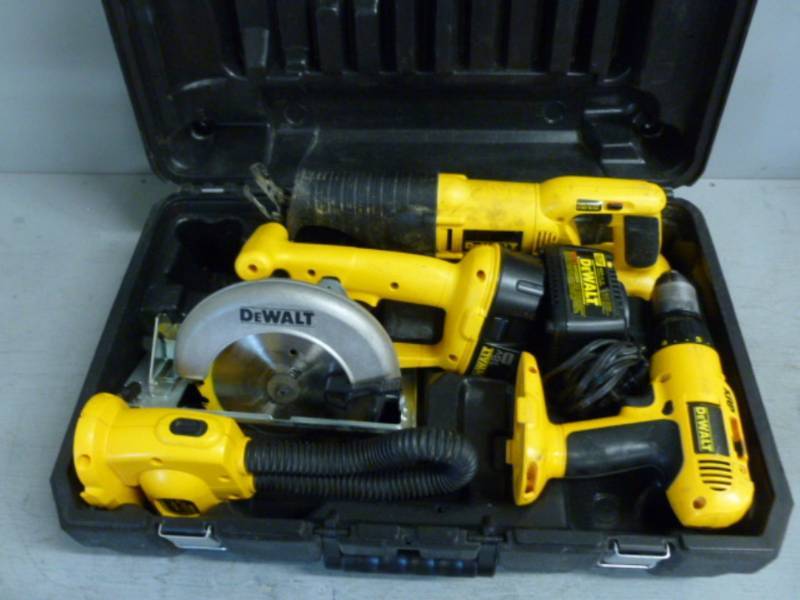 lot 37 image: DeWalt 18v Cordless Tool Set