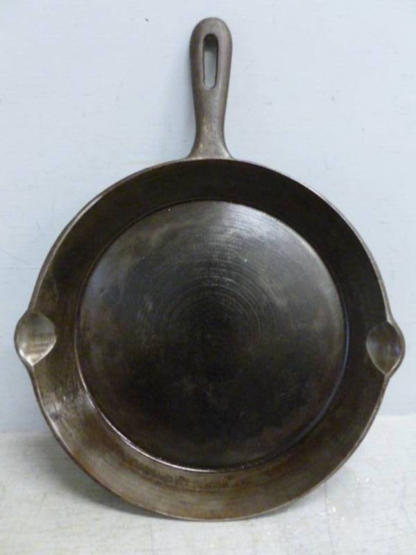 lot 46 image: Cast Iron Pan