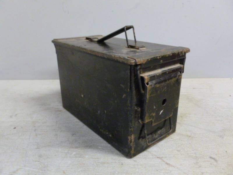 lot 55 image: Vintage Ammo Box