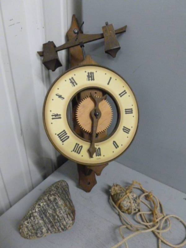 lot 59 image: clock