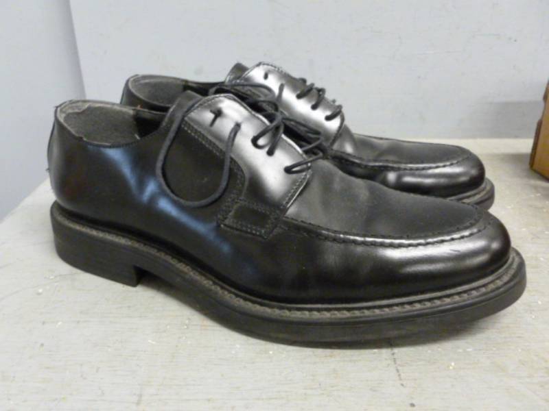 lot 75 image: Mens Shoes