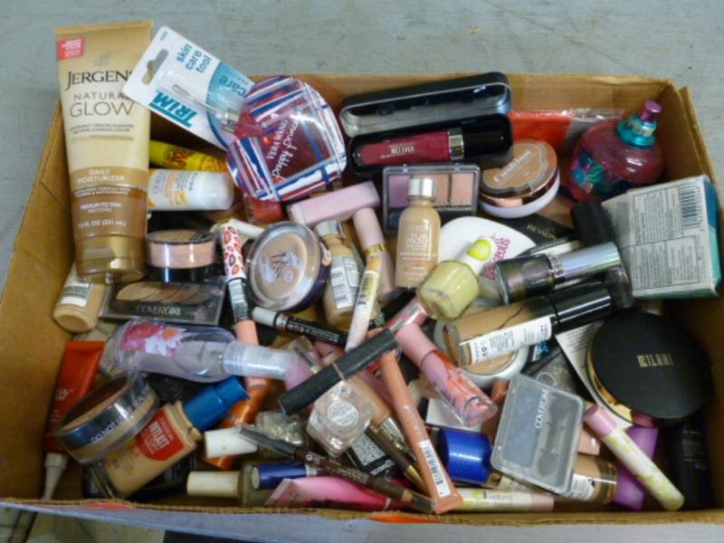 lot 85 image: Makeup