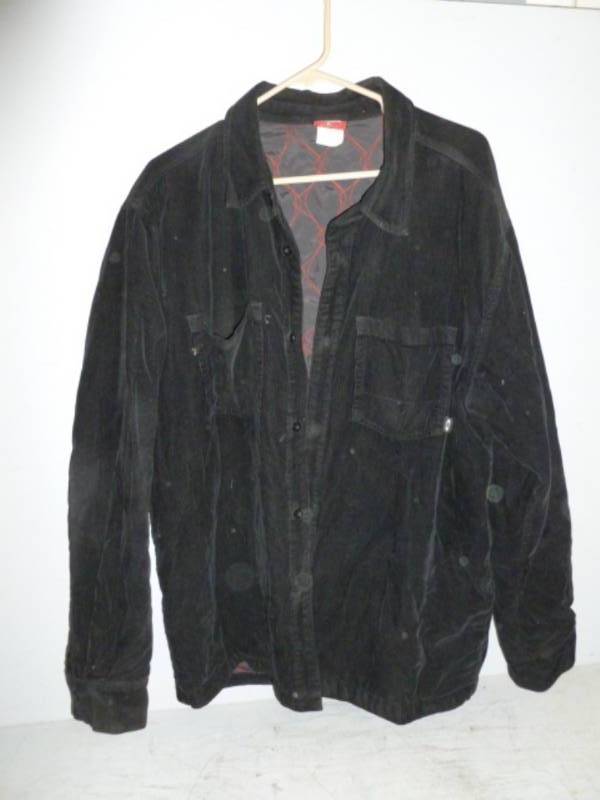 lot 95 image: Oakley Shirt