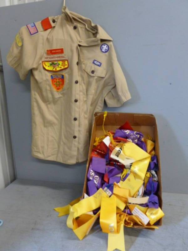 lot 100 image: Vintage Boy Scouts