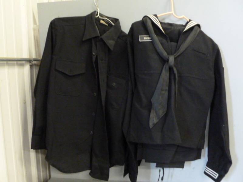 lot 102 image: U.S Navy Uniform