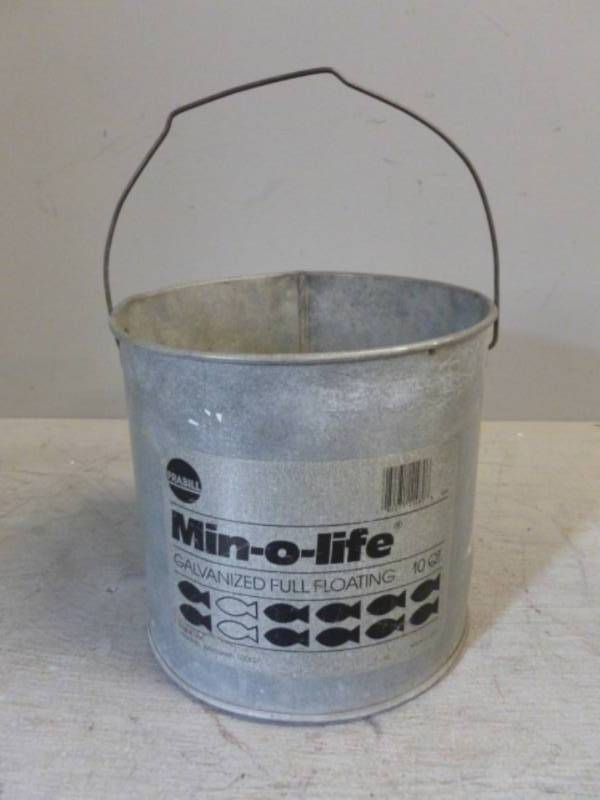 lot 107 image: Minnow Bucket