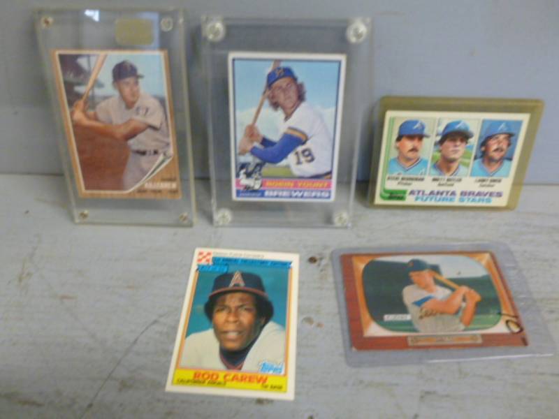 lot 113 image: Sports Collectible