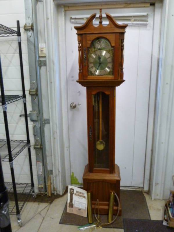lot 154 image: Vintage Grandfather Clock