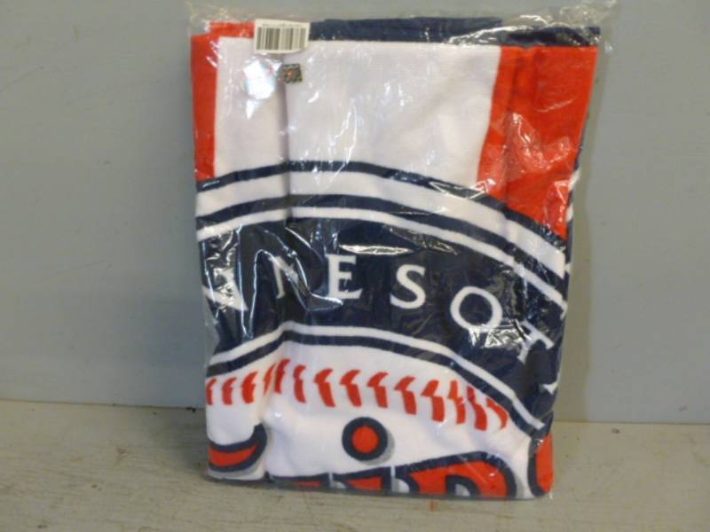 lot 175 image: Minnesota Twins Collectible