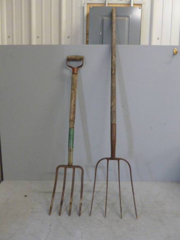 lot 180 image: Vintage Hay Fork