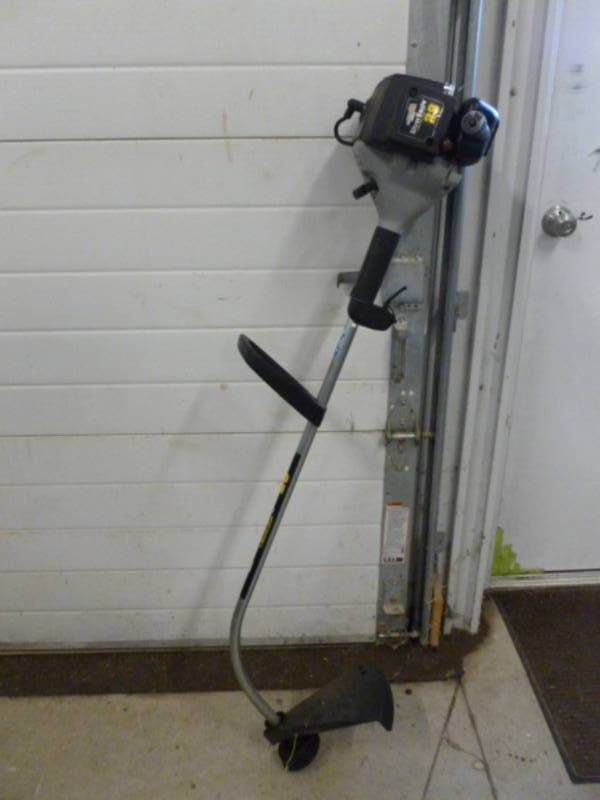lot 186 image: McCulloch String Trimmer