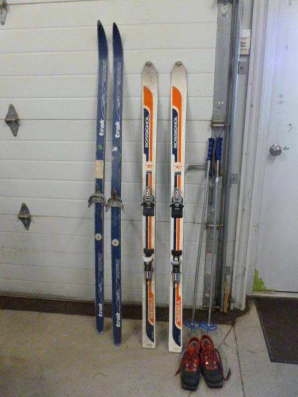 lot 190 image: Ski Sets