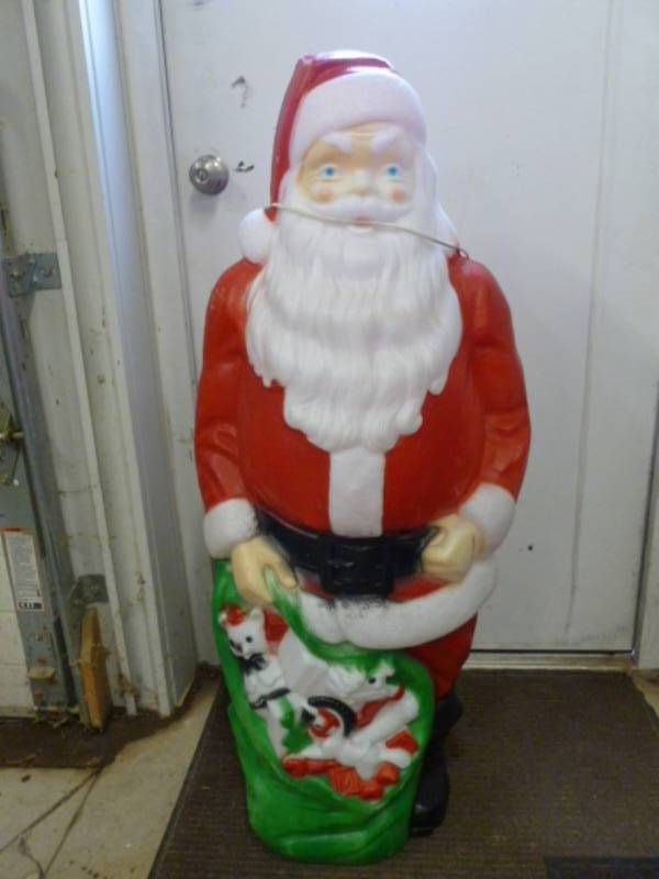 lot 191 image: Empire Blow Mold