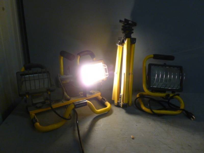 lot 200 image: Shop Lights