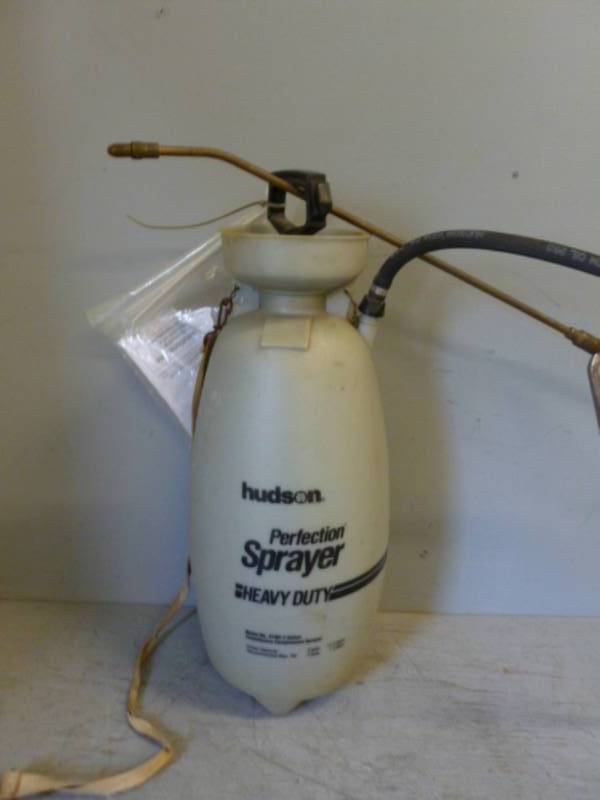 lot 205 image: Hand Sprayer