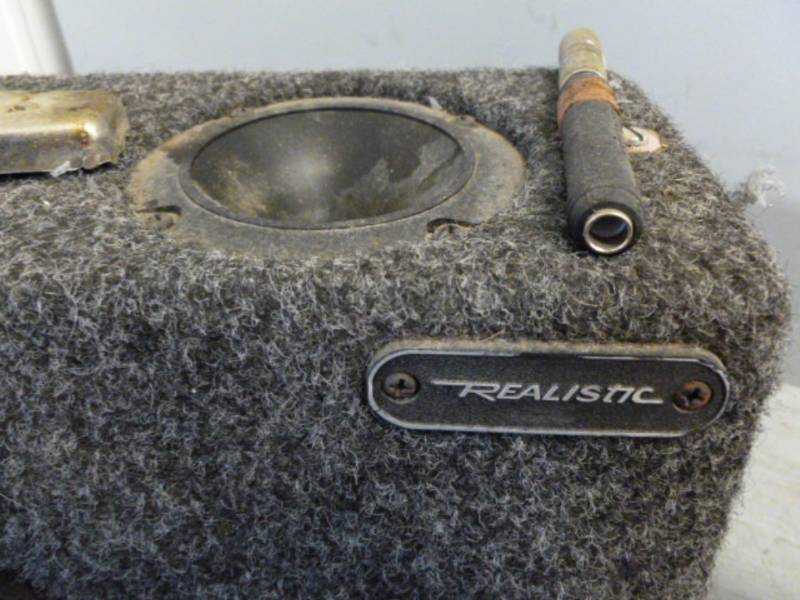 lot 212 image: Car Speakers
