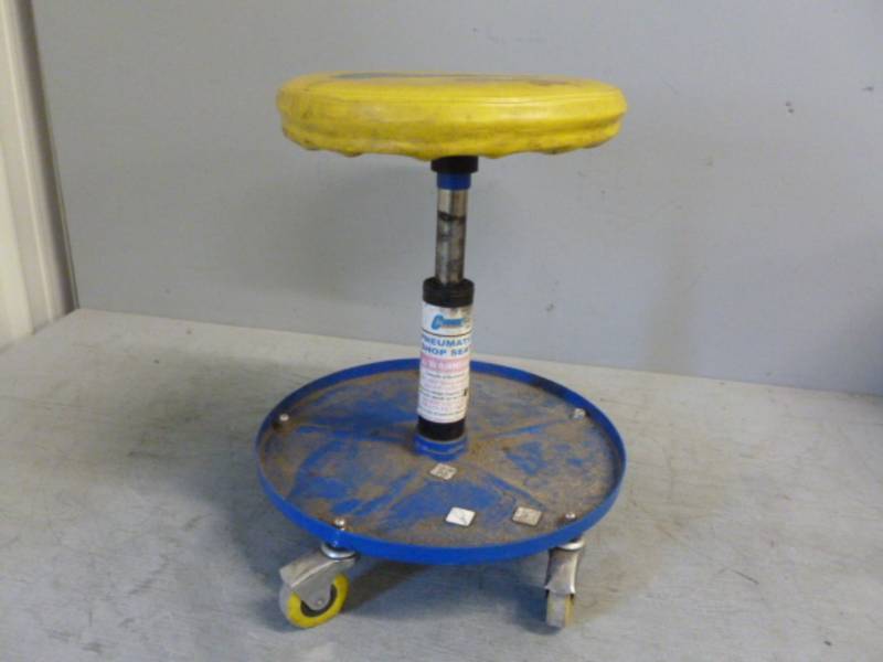 lot 215 image: Mechanics Stool