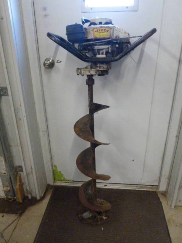 lot 220 image: Jiffy Ice Auger