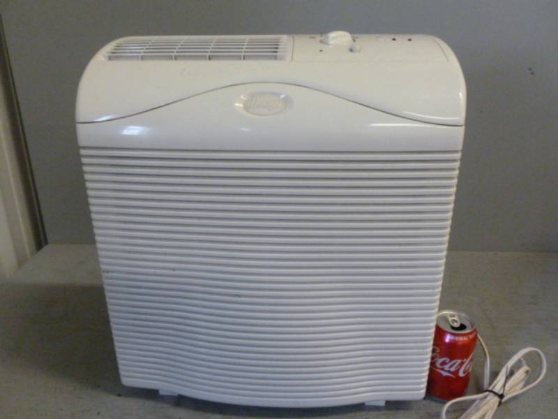 lot 235 image: Air Purifier