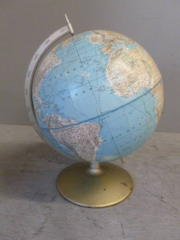 lot 252 image: Vintage Globe