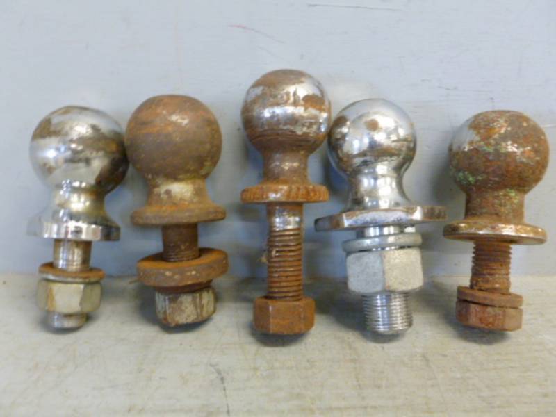 lot 257 image: Receiver Balls