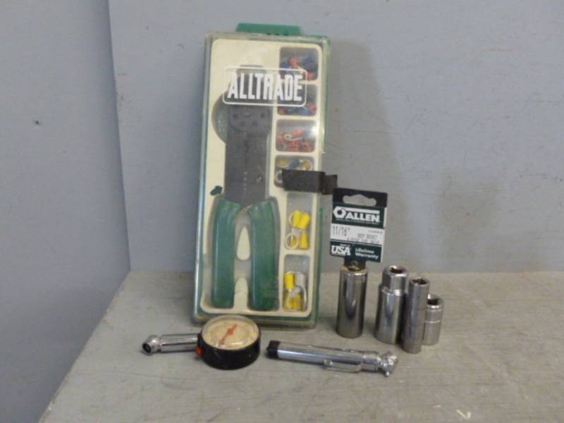 lot 261 image: Tools