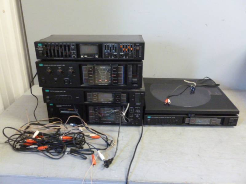 lot 271 image: Sansui Stereo Set
